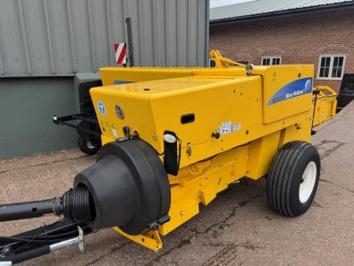 New Holland BC5070 conventional baler