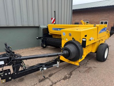 New Holland BC5070 conventional baler