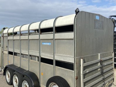 Ifor Williams TA510 14ft livestock trailer