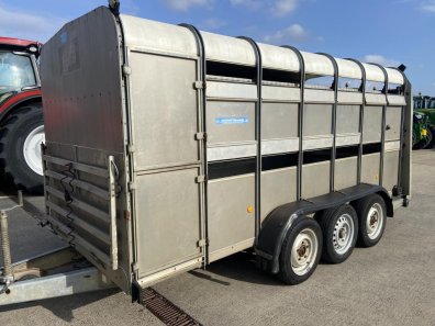 Ifor Williams TA510 14ft livestock trailer