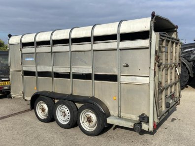 Ifor Williams TA510 14ft livestock trailer