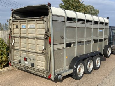Ifor Williams TA510 14ft livestock trailer