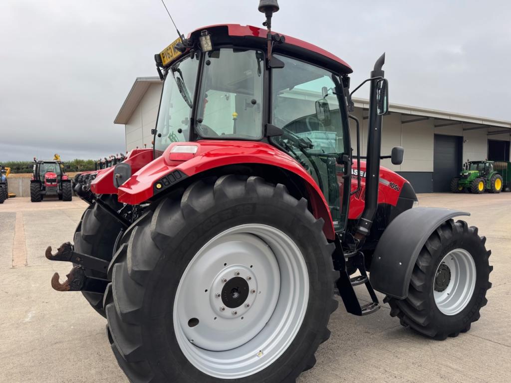 Case Farmall 105U