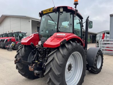 Case Farmall 105U
