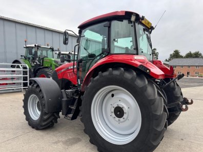 Case Farmall 105U