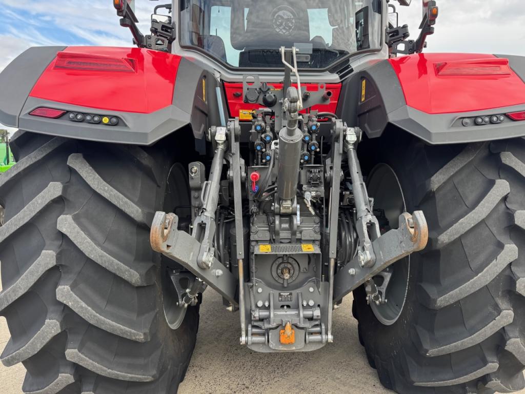 Massey Ferguson 8S.305