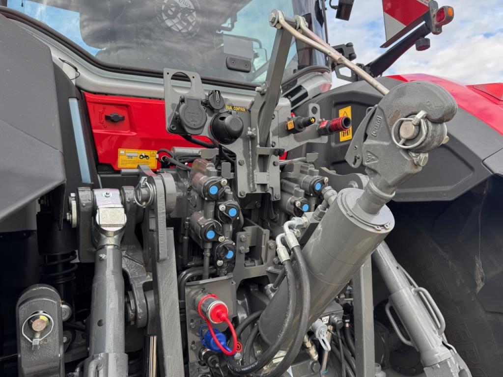 Massey Ferguson 8S.305