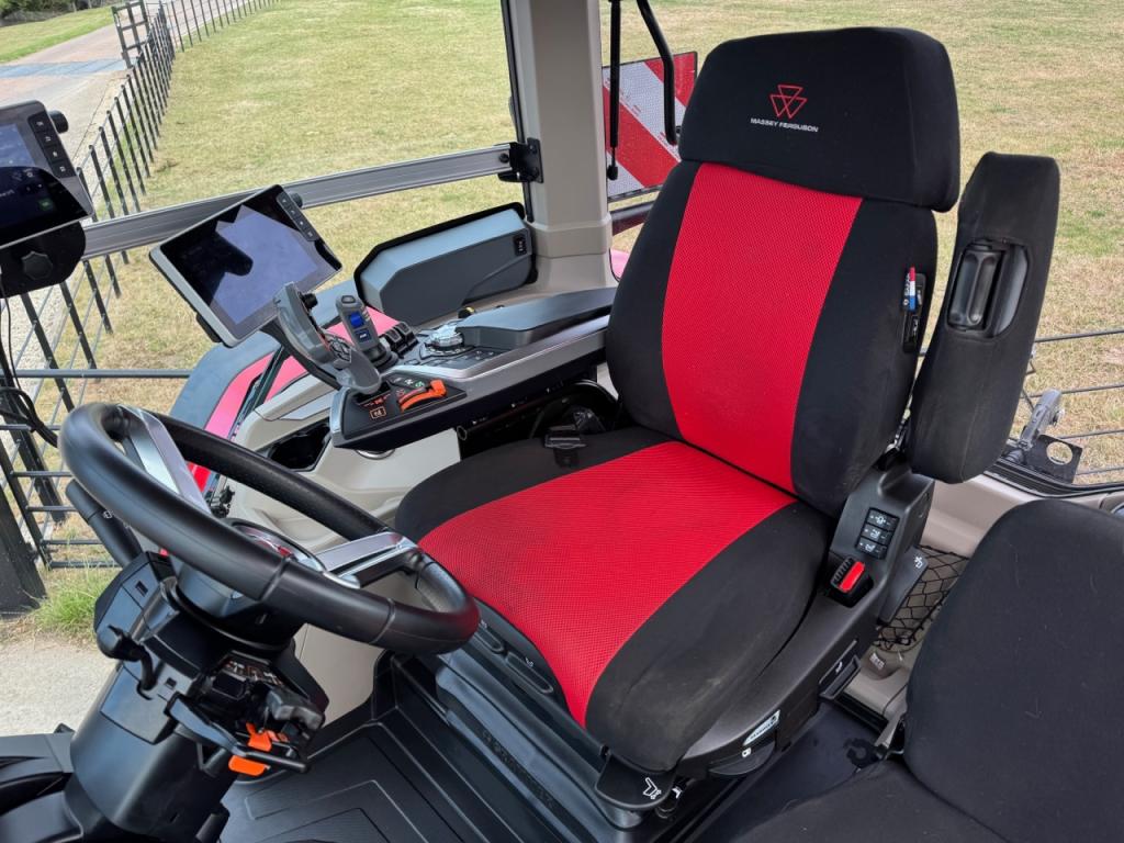 Massey Ferguson 8S.305