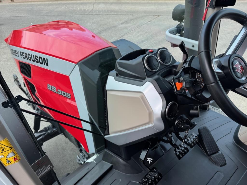Massey Ferguson 8S.305