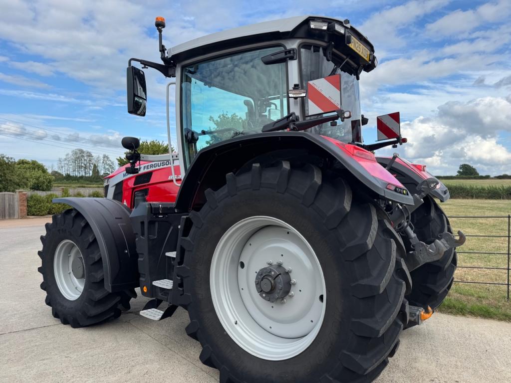 Massey Ferguson 8S.305