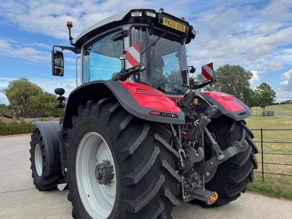 Massey Ferguson 8S.305
