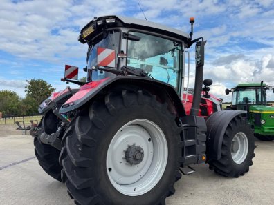 Massey Ferguson 8S.305