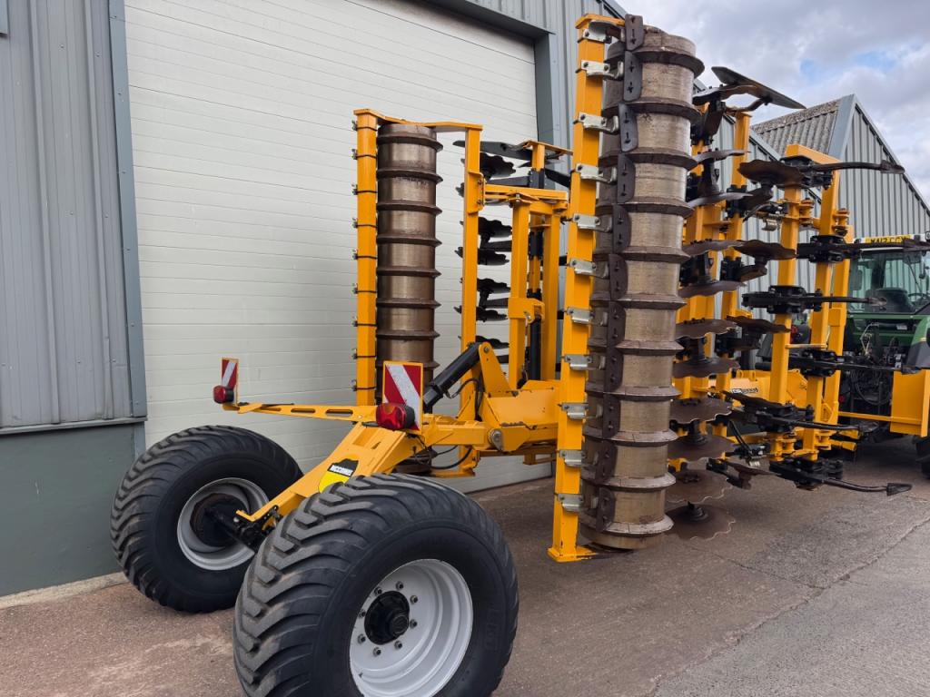 McConnel Discaerator 5000