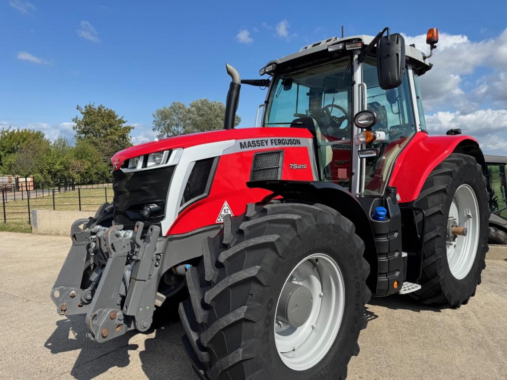 Massey Ferguson 7S.210