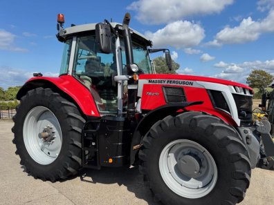 Massey Ferguson 7S.210