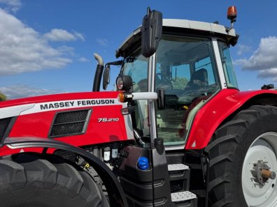 Massey Ferguson 7S.210