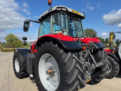 Massey Ferguson 7S.210