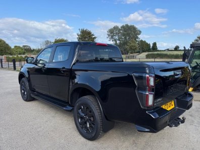 Isuzu D-MAX V-Cross pickup 1.9 Diesel