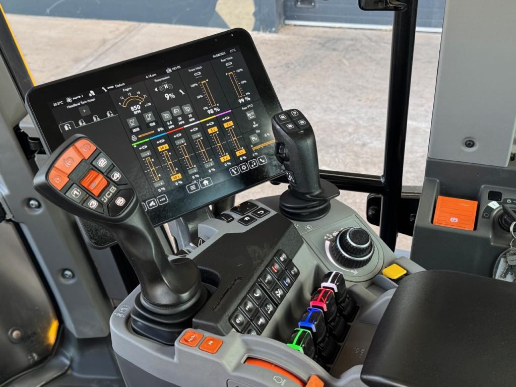 JCB 4220 iCON