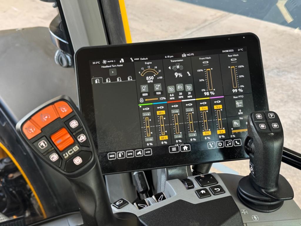 JCB 4220 iCON