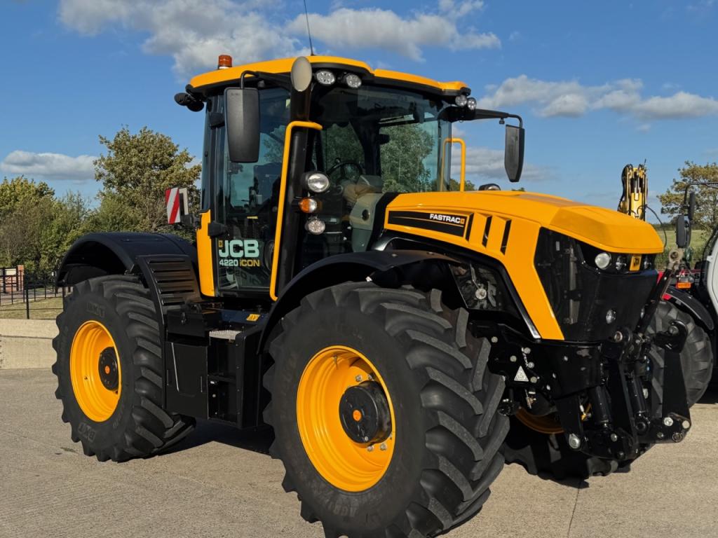 JCB 4220 iCON