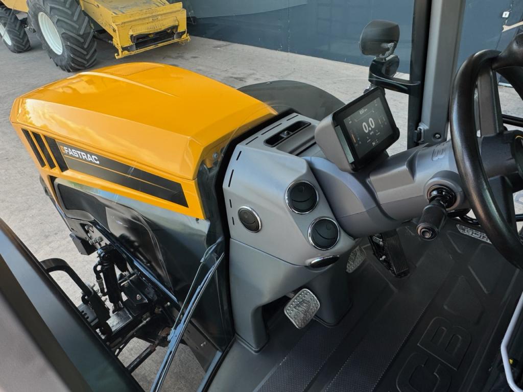 JCB 4220 iCON