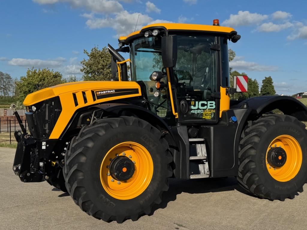 JCB 4220 iCON