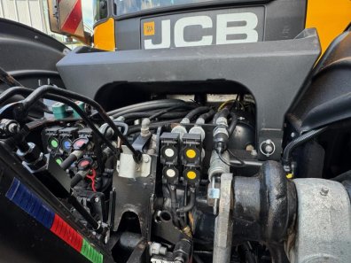 JCB 4220 iCON