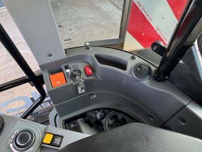 JCB 4220 iCON