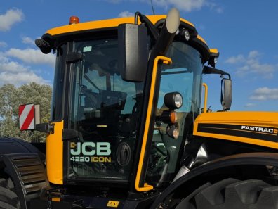 JCB 4220 iCON