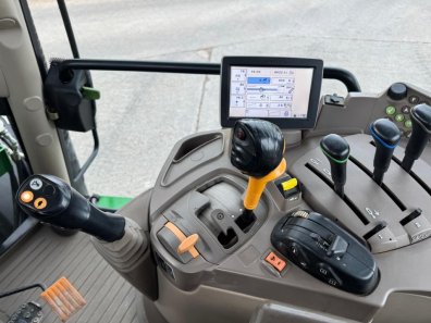 John Deere 6150R