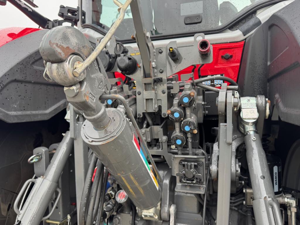 Massey Ferguson 8S.305