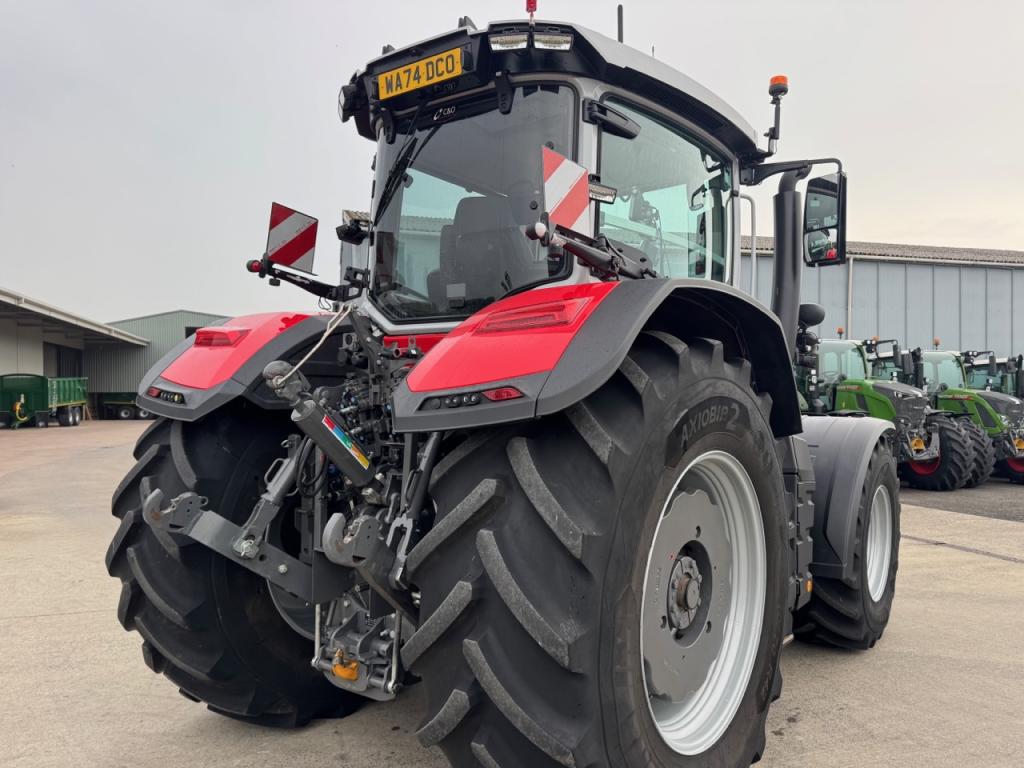 Massey Ferguson 8S.305