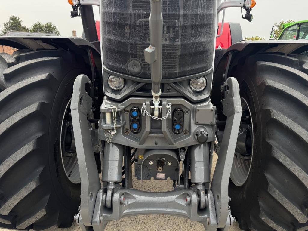 Massey Ferguson 8S.305