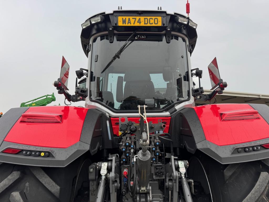 Massey Ferguson 8S.305
