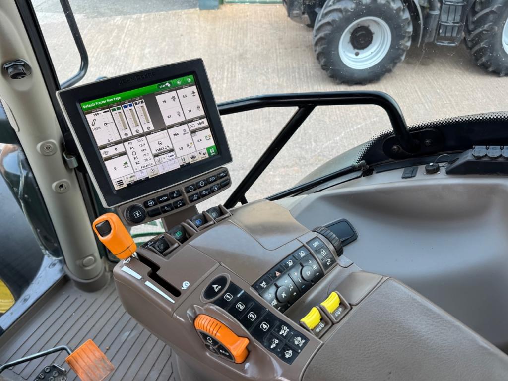 John Deere 6145R