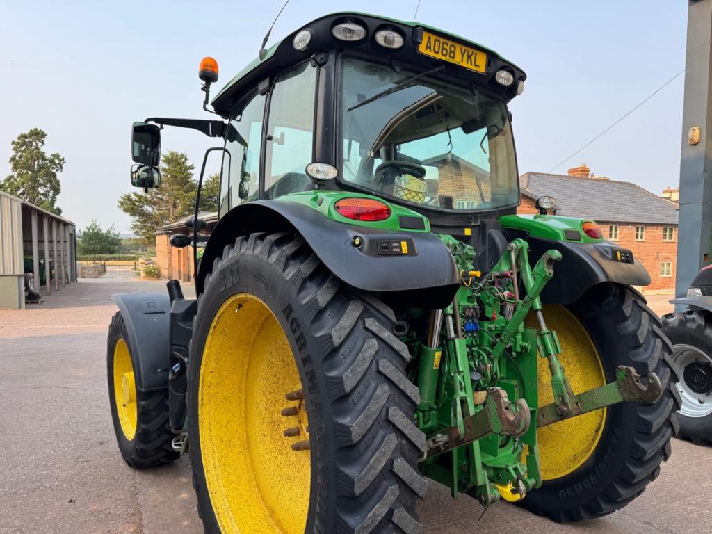 John Deere 6145R