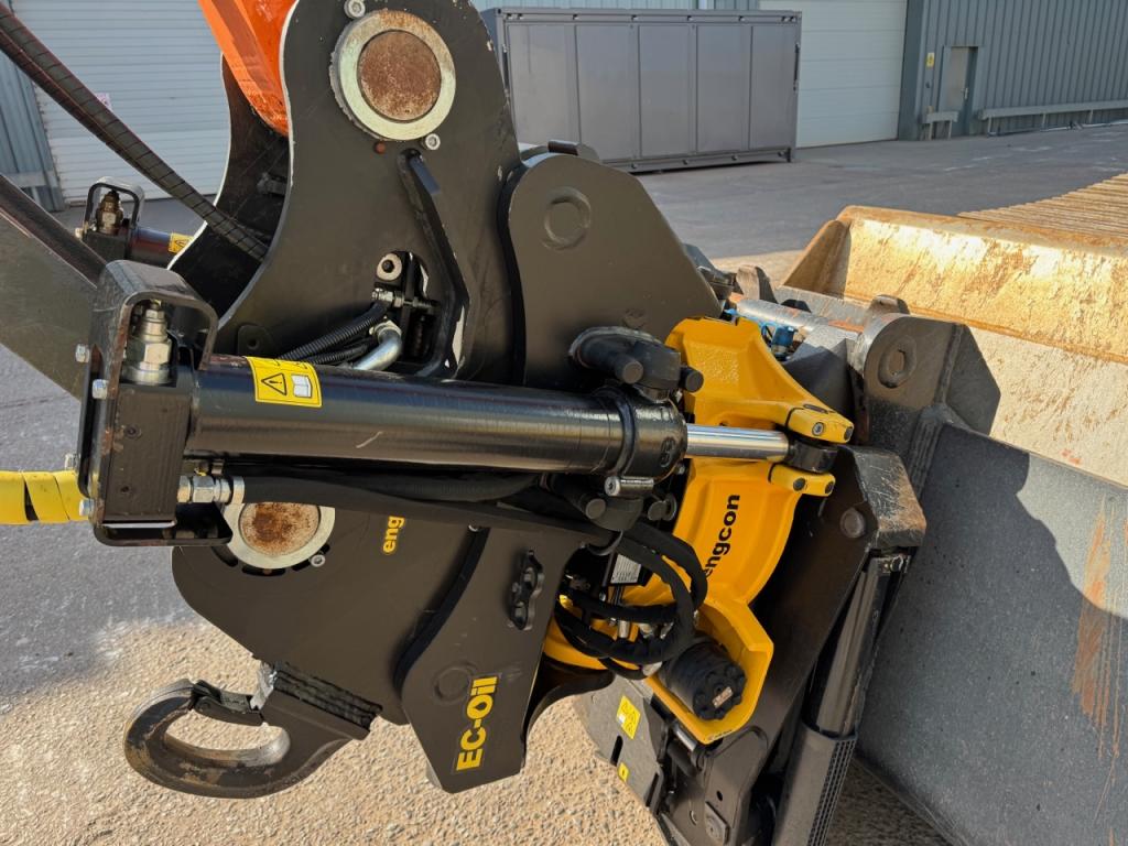 Develon DX 225LC