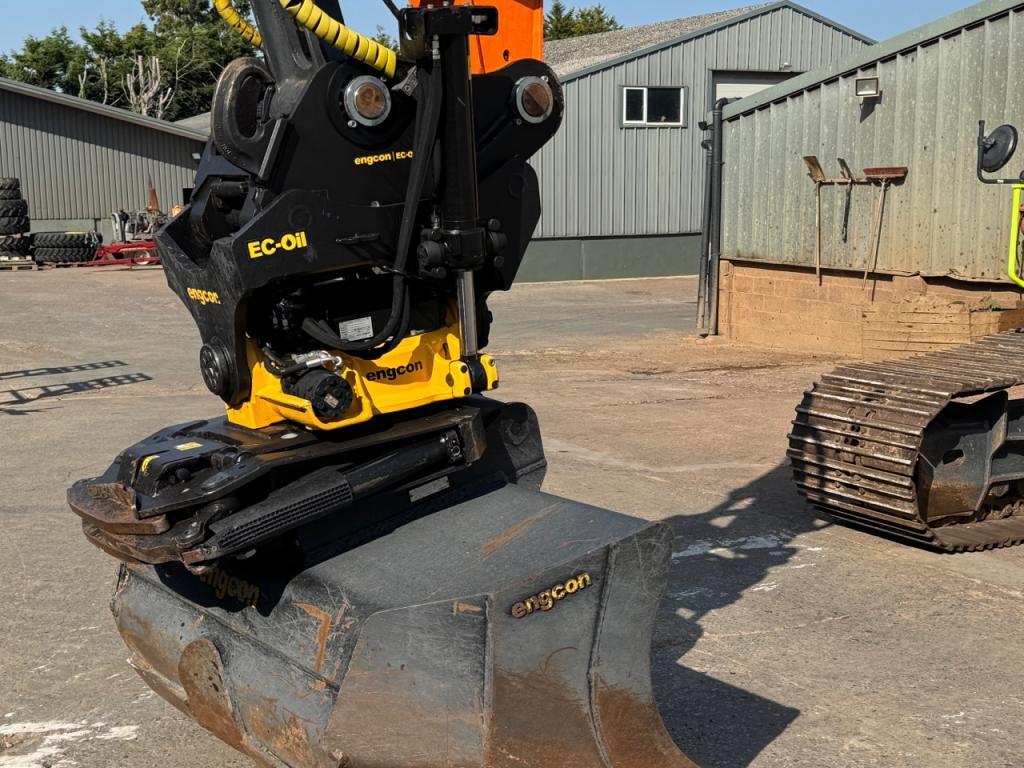 Develon DX 225LC