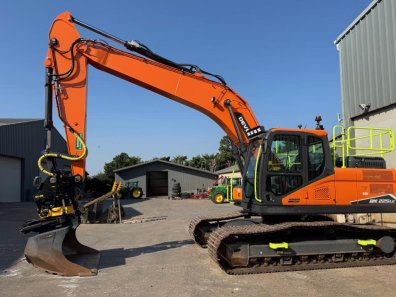 Develon DX 225LC