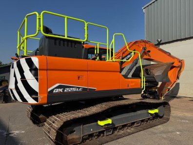Develon DX 225LC