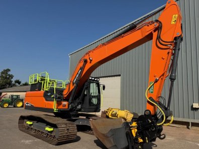 Develon DX 225LC