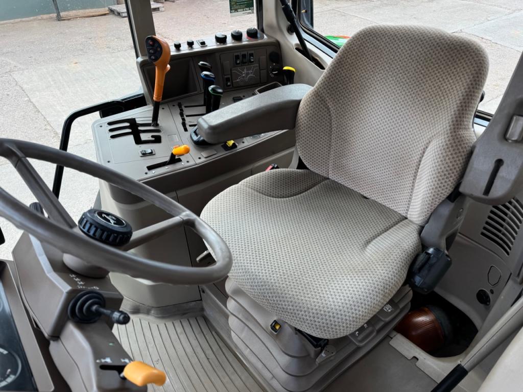 John Deere 6150M