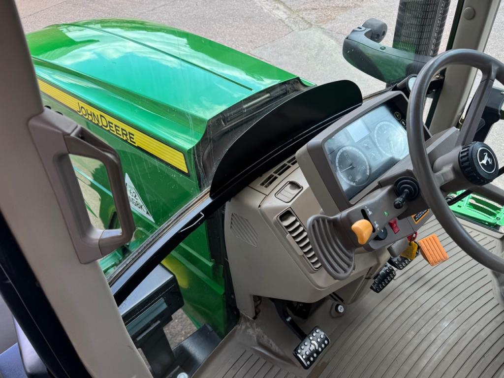 John Deere 6150M