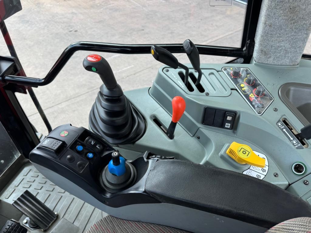 Massey Ferguson 8240 Xtra