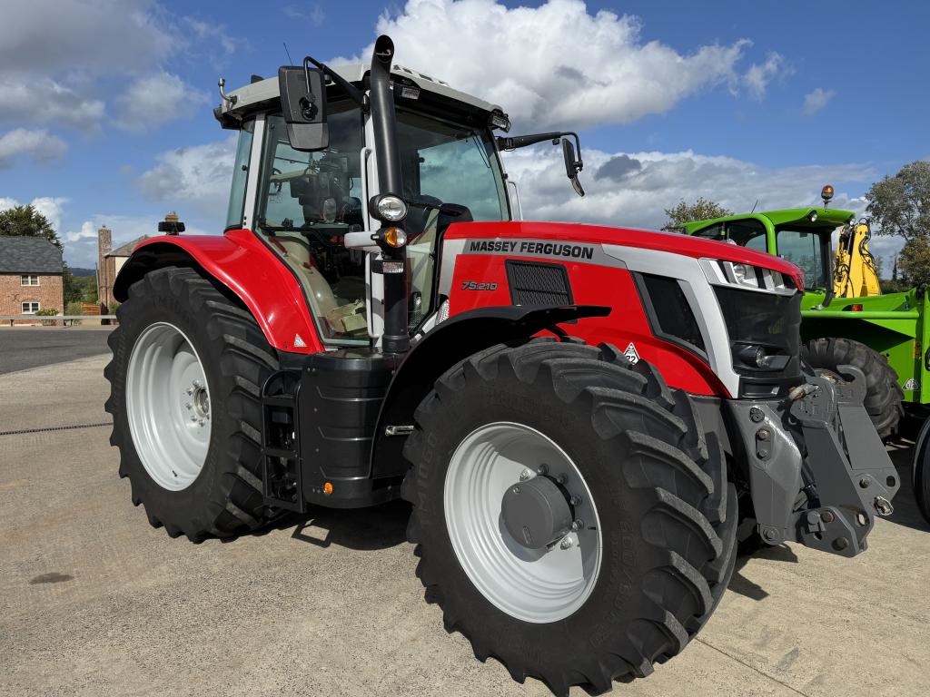 Massey Ferguson 7S.210 Exclusive