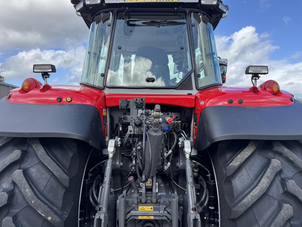 Massey Ferguson 7S.210 Exclusive