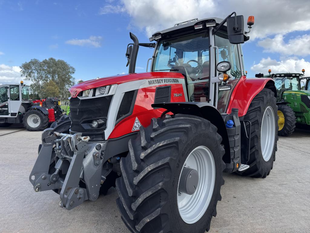 Massey Ferguson 7S.210 Exclusive