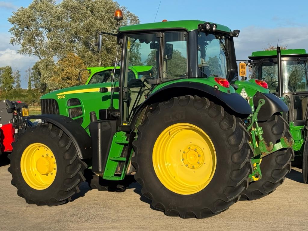 John Deere 6830 Standard