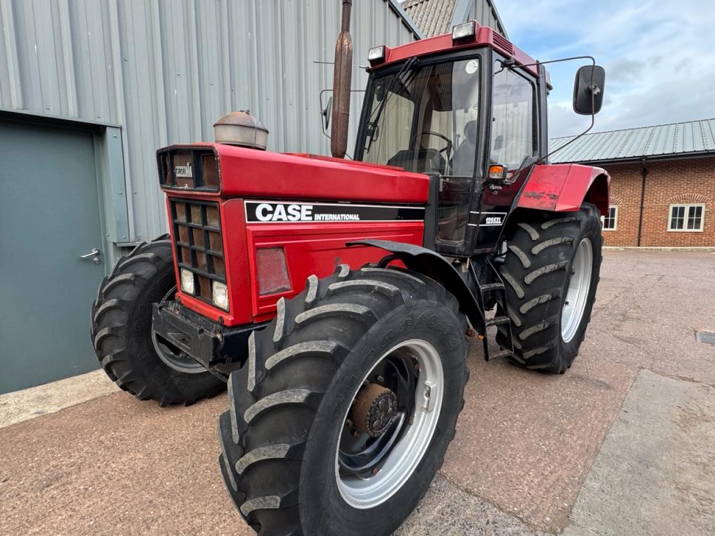 Case International 1255XL